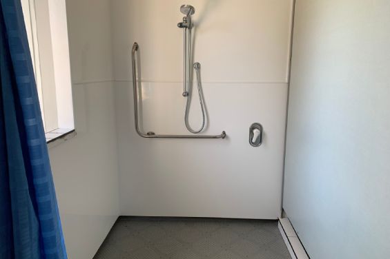 Budget Twin (Share Bathroom) shared bathroom